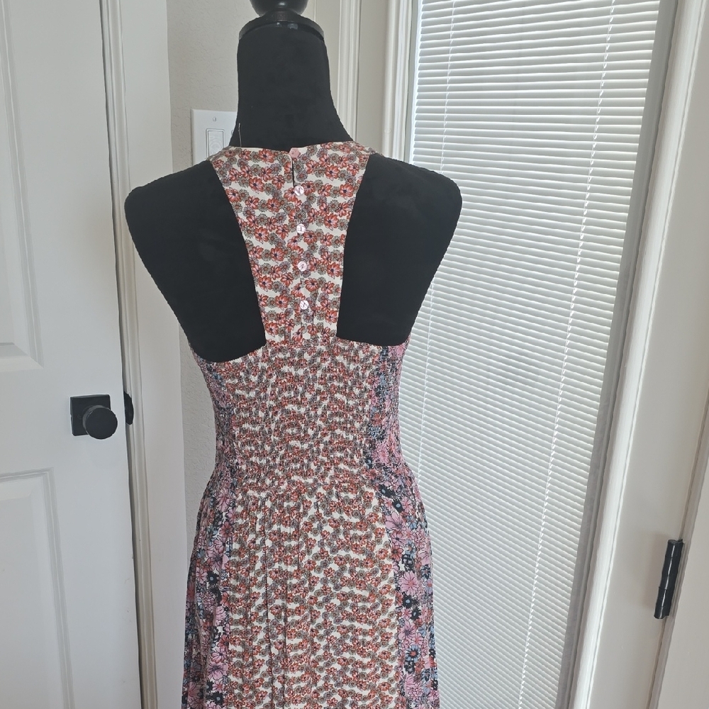 Floral Sleeveless Dress - Picture 2 of 7